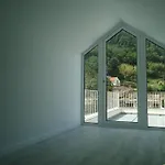 A Casa Estrelicia-dourada Garces * São Vicente