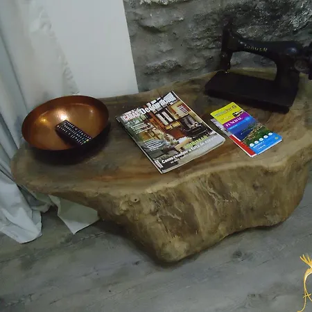 A Casa Estrelicia-dourada Garces * Sao Vicente (Madeira)