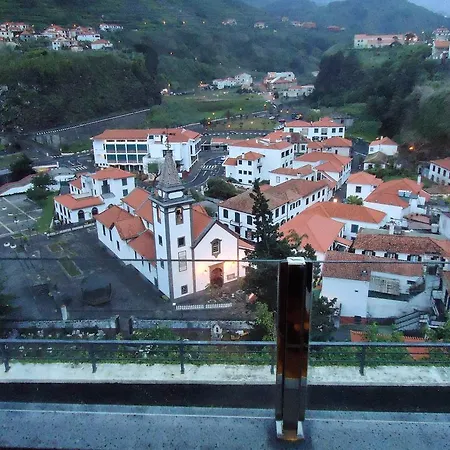 A Casa Estrelícia-dourada Garcês
