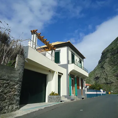 A Casa Estrelicia-dourada Garces Sao Vicente (Madeira)