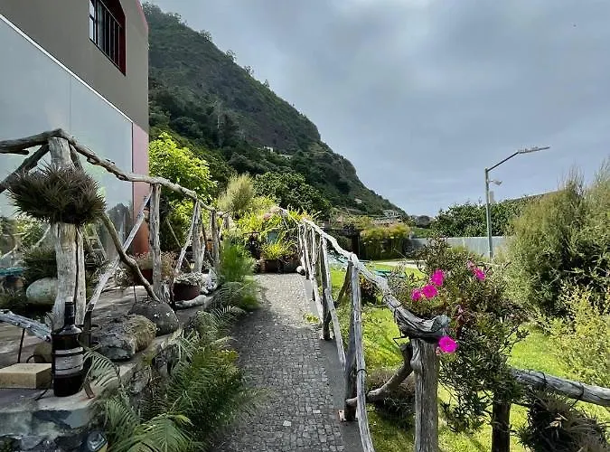 A Casa Estrelicia-dourada Garces مزرعة للإقامة